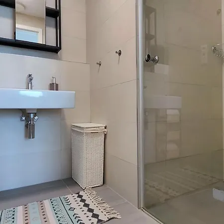 Beautiful 1 - Bedroom In Downtown Apartment Bratislava