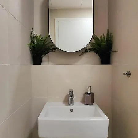 Апартаменты Beautiful 1 - Bedroom In Downtown *